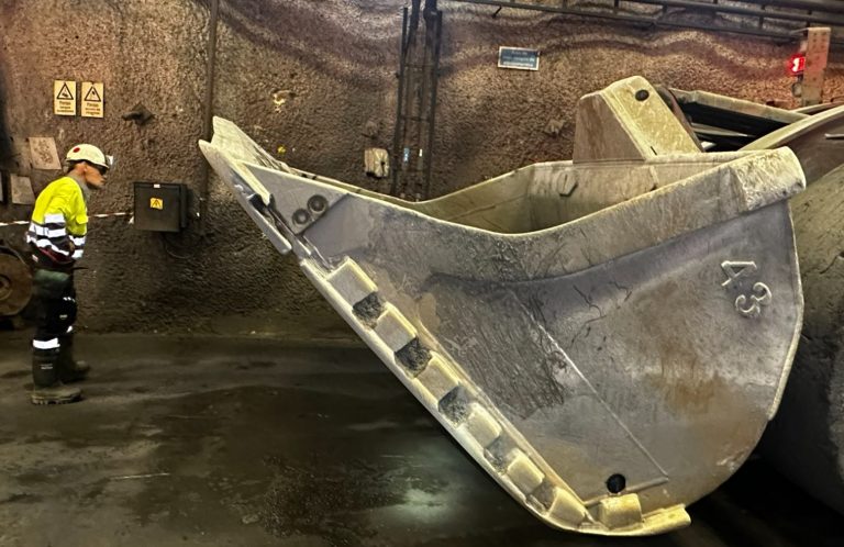 Curakit engineering and technical team specialized in mining wear protection