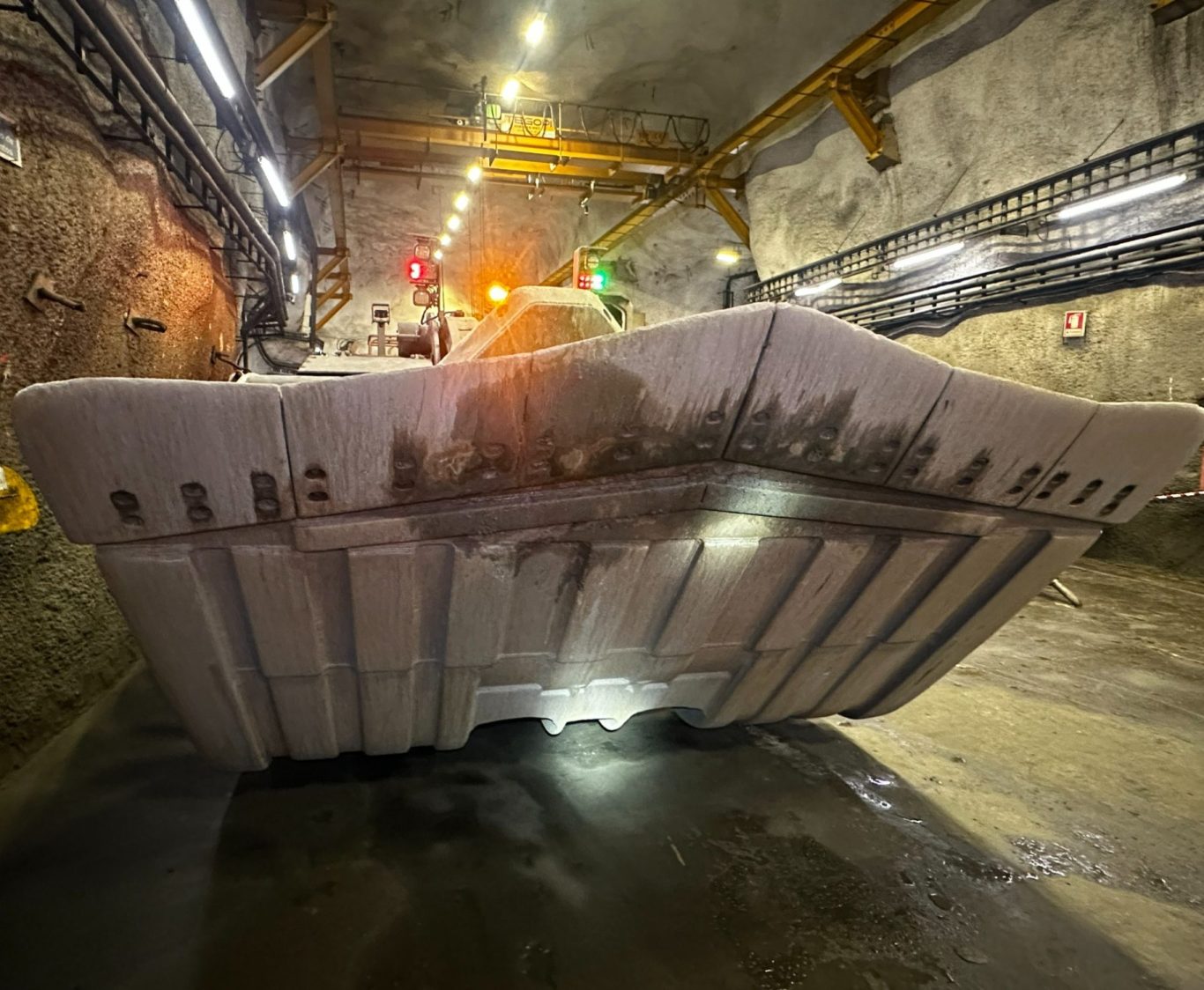 Underground mining operation using LHD loader with Curakit system